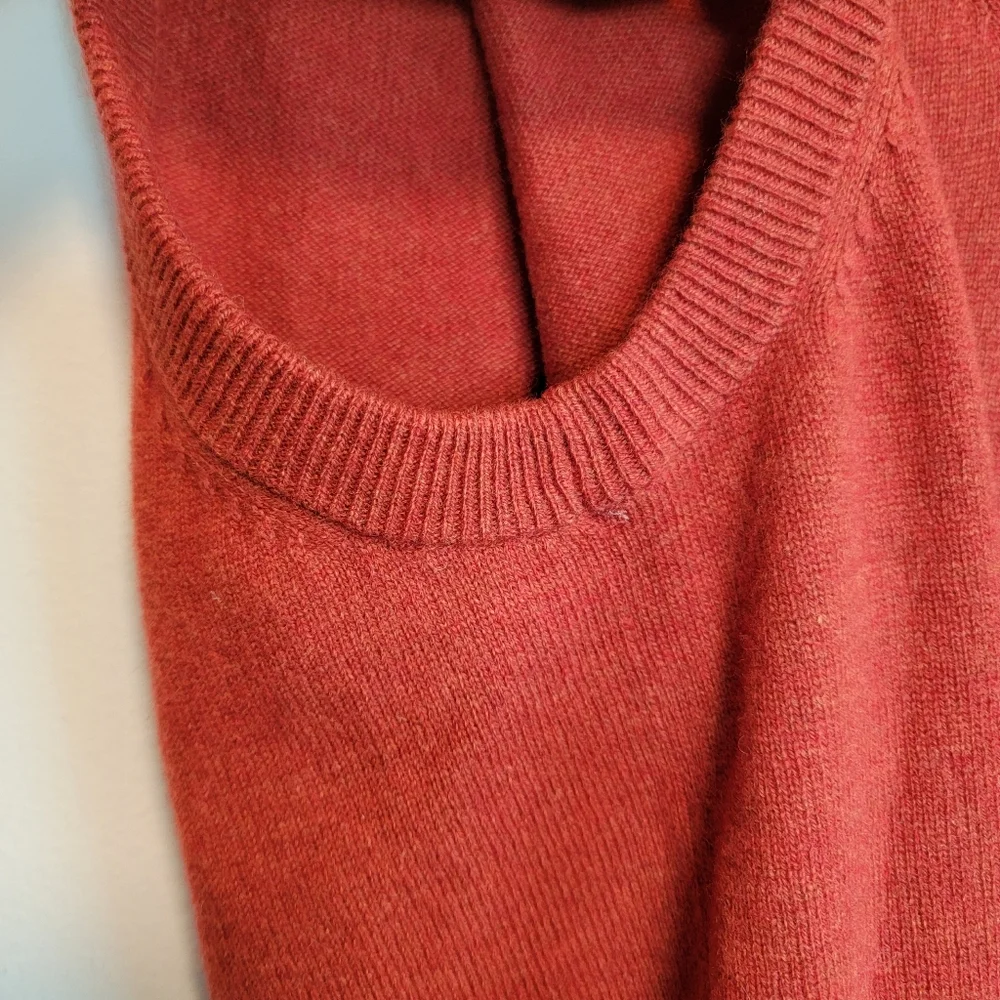 WoolOvers Sweater Vest Sz L  Soft Merino Wool Cashmere Golf Preppy Tennis Club